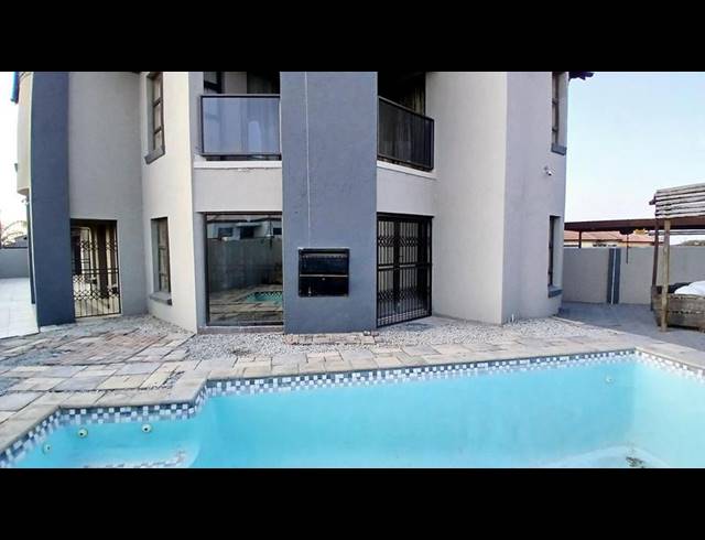 4 BEDROOM HOUSE FOR SALE IN RETHABILE GARDENS